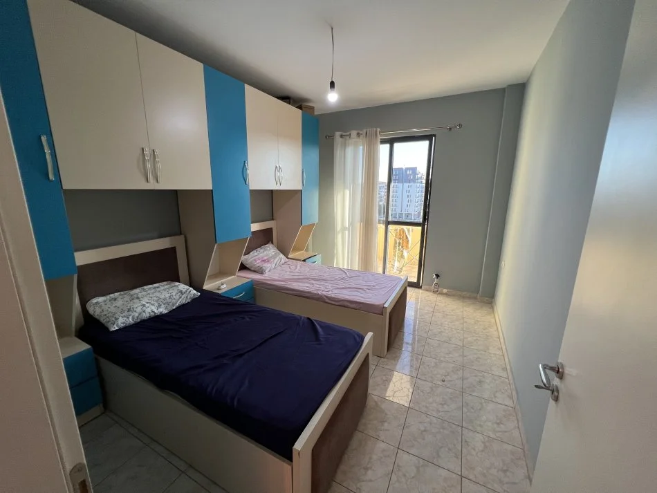 Tirane, jepet me qera apartament duplex 2+1 Kati 6, 110 m² 400 € (Perballe gjykates administrative ne Don Bosko)