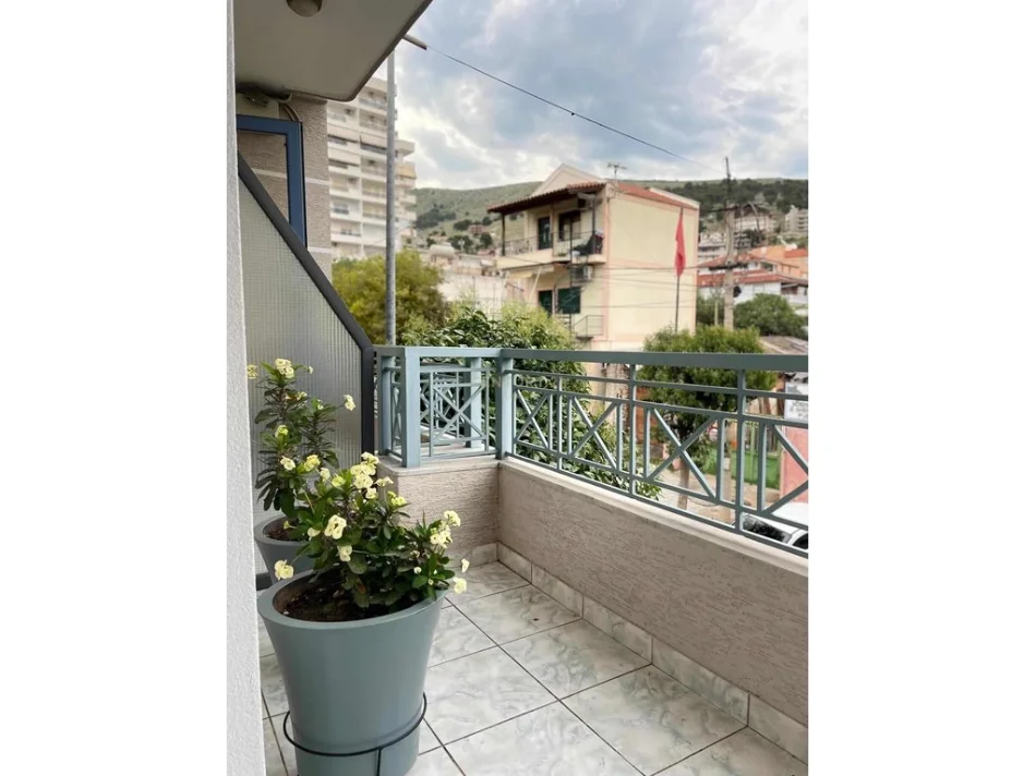 Sarande, jepet me qera hotel , 360 m² 27.000 € (Sarande qender)