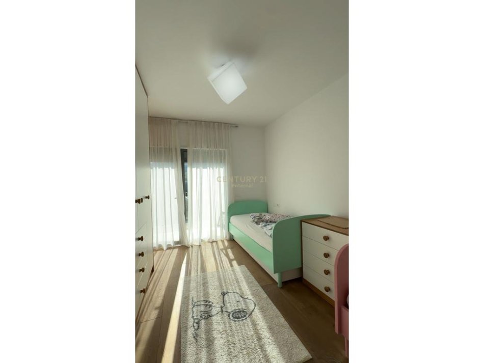 Tirane, jepet me qera Vile 2 Katshe , 352 m² 2.500 € (Olive Grove)