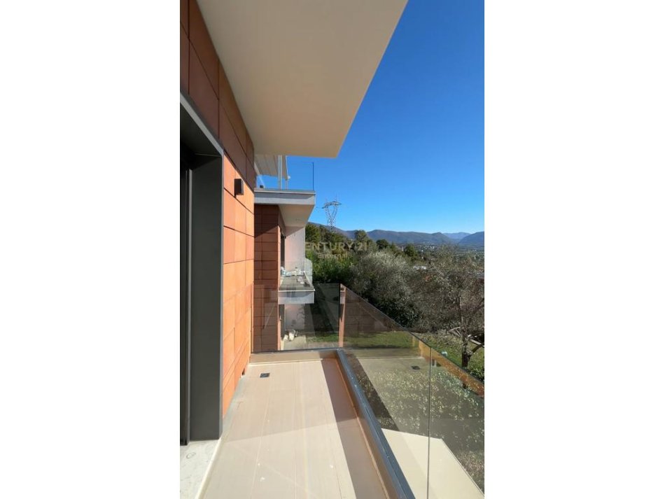 Tirane, jepet me qera Vile 2 Katshe , 352 m² 2.500 € (Olive Grove)