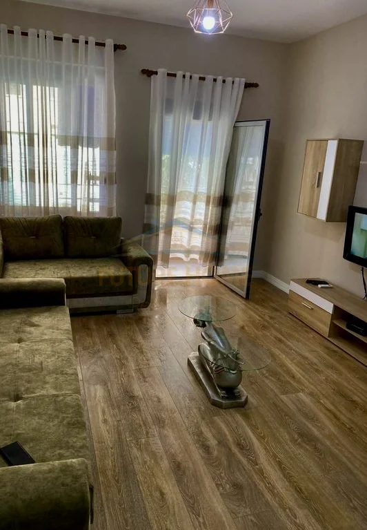 Tirane, jepet me qera apartament 2+1 Kati 2, 89 m² 600 € 