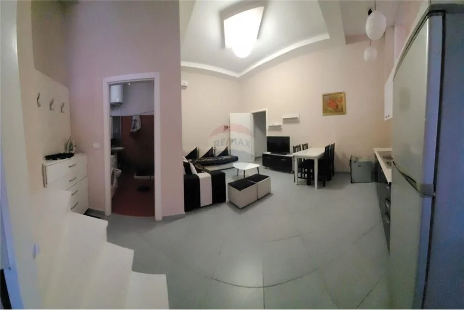 Tirane, jepet me qera apartament Kati 1, 80 m² 300 € 