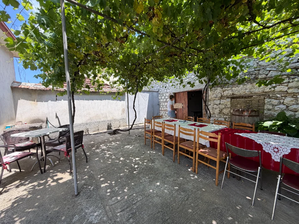 Korce, shitet shtepi Vile 2 Katshe Kati 2, 1 m² 117.000 € (Vashtemi)