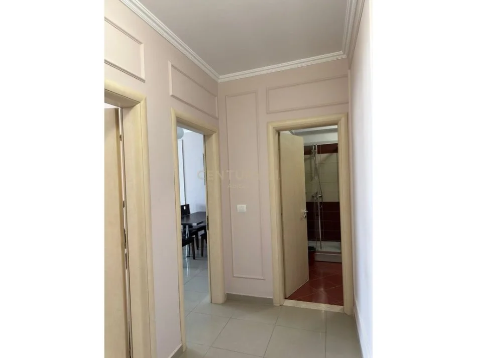 Tirane, jepet me qera apartament 1+1+Ballkon Kati 5, 60 m² 550 € 