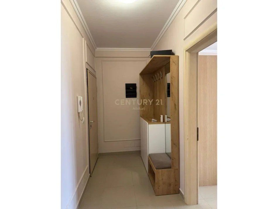 Tirane, jepet me qera apartament 1+1+Ballkon Kati 5, 60 m² 550 € 