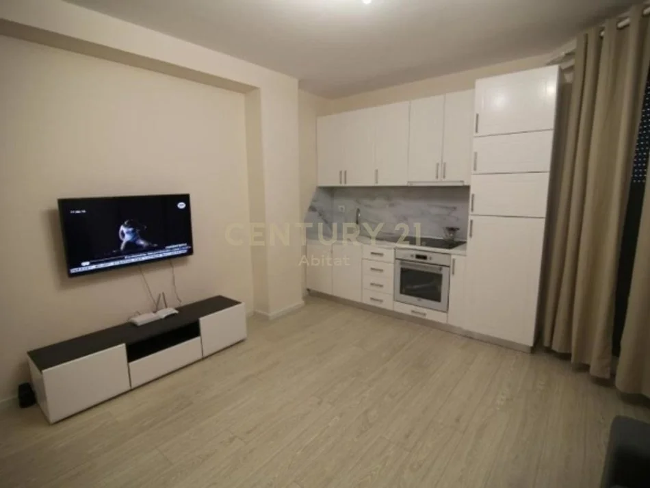 Tirane, jepet me qera apartament 1+1 Kati 3, 50 m² 575 € 