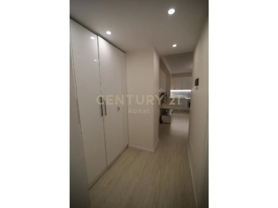 Tirane, jepet me qera apartament 1+1 Kati 3, 50 m² 575 € 