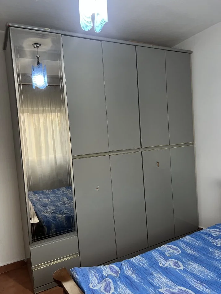Tirane, jepet me qera apartament 2+1+Ballkon Kati 3, 90 m² 480 € (Laprake kryqezim)
