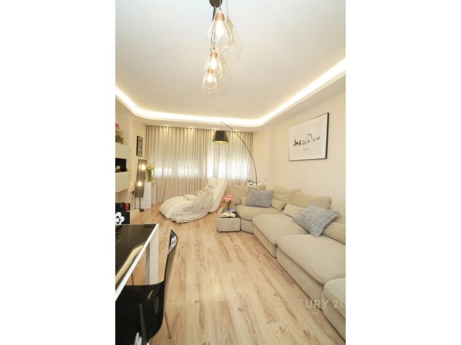 Tirane, jepet me qera apartament 2+1+Ballkon Kati 6, 128 m² 1.000 € 