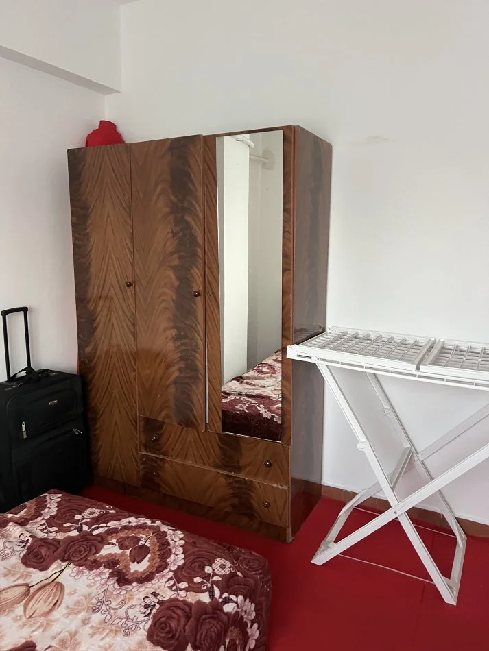 Tirane, jepet me qera apartament 2+1+Ballkon Kati 3, 90 m² 480 € (Laprake kryqezim)