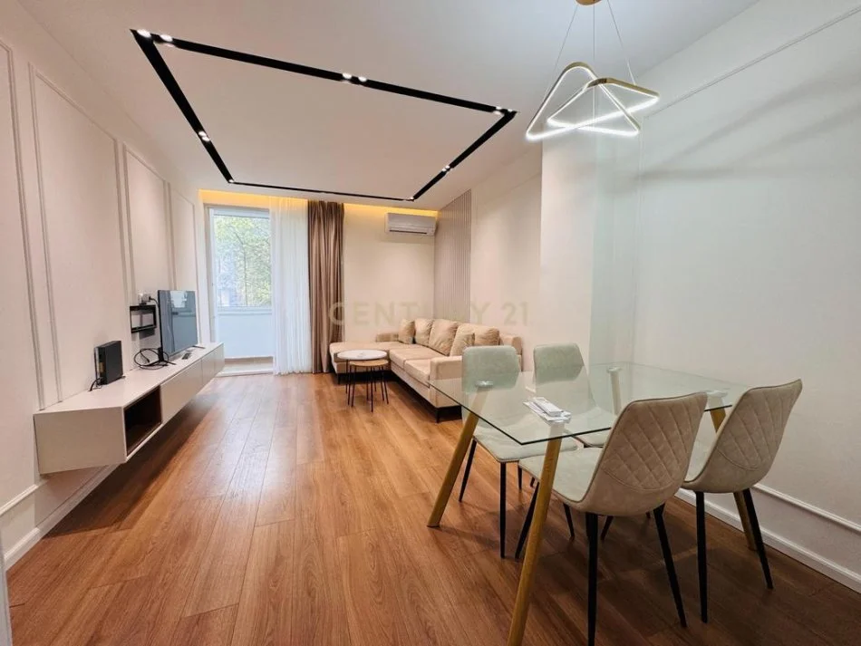 Tirane, jepet me qera apartament 2+1 Kati 2, 90 m² 1.100 € 
