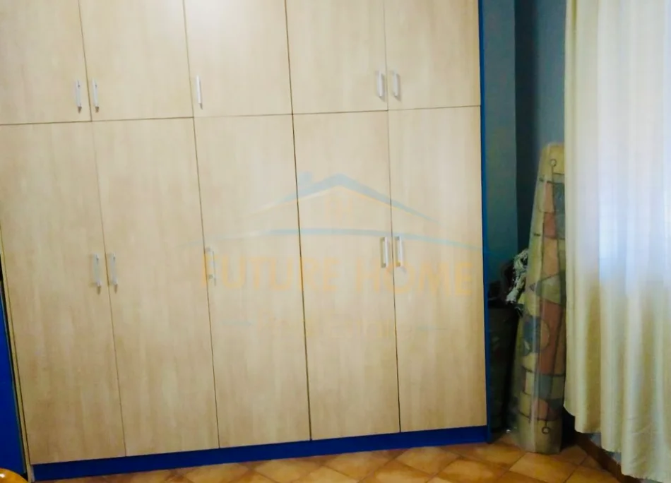 Tirane, jepet me qera apartament 2+1 Kati 3, 76 m² 500 € (Komuna parisit)