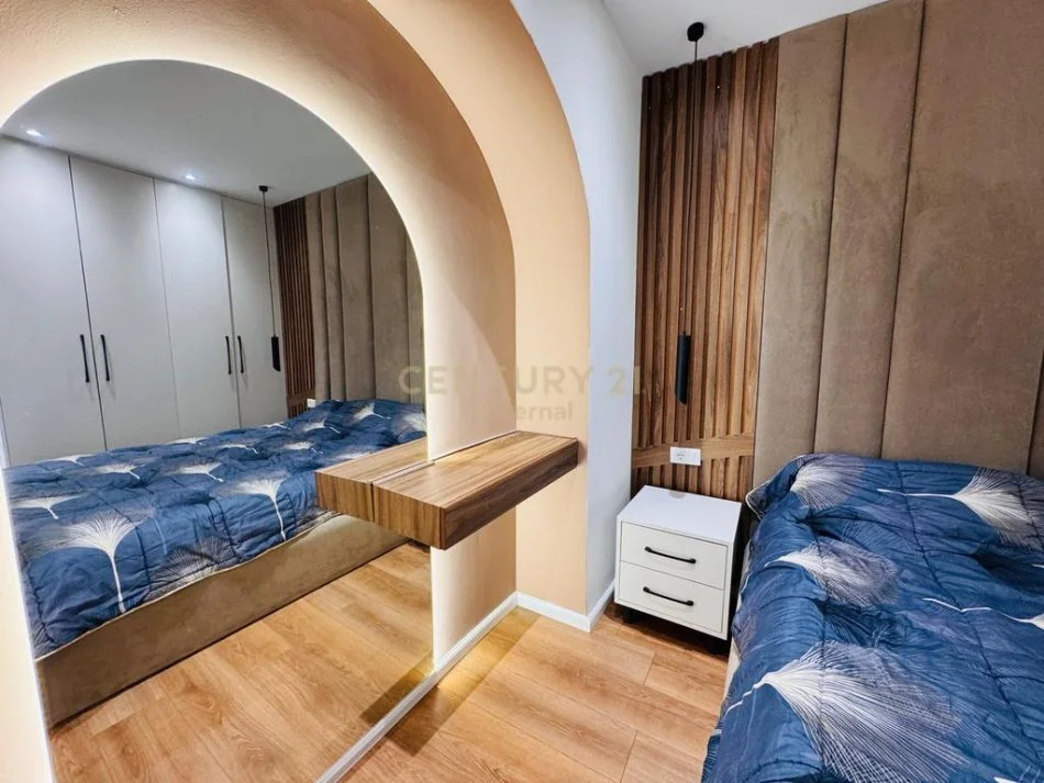 Tirane, jepet me qera apartament 2+1 Kati 2, 90 m² 1.100 € 