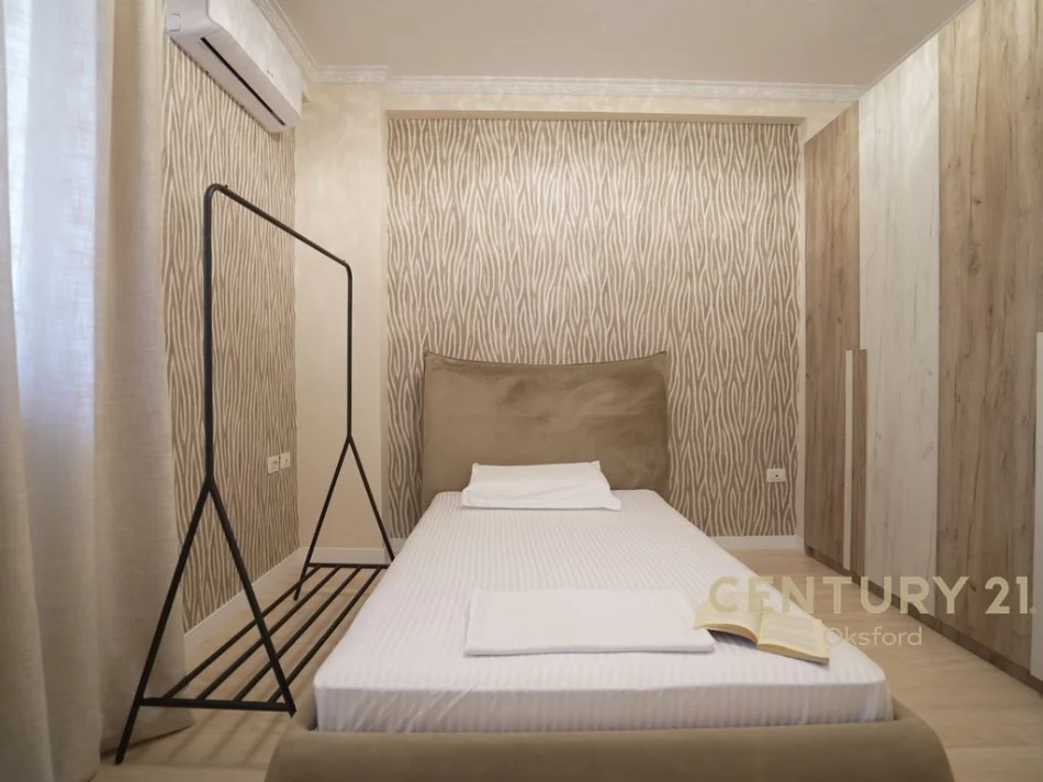 Tirane, jepet me qera apartament 2+1+Ballkon Kati 6, 128 m² 1.000 € 
