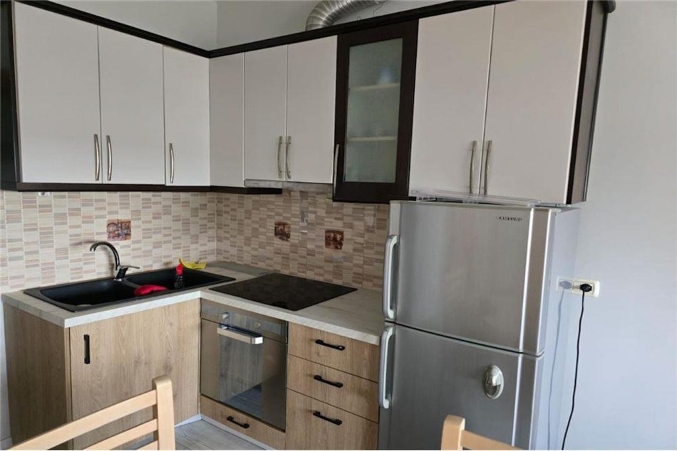 Vlore, jepet me qera apartament 1+1 , 300 €