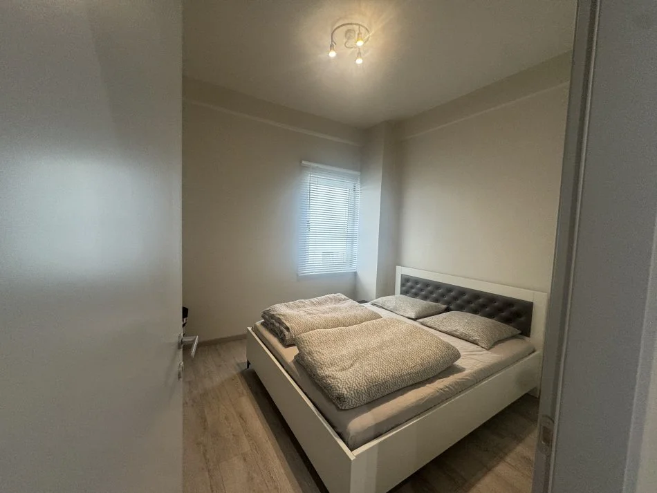 Tirane, jepet me qera apartament 1+1+Ballkon Kati 2, 50 m² 700 € (Kopahti Zologjik)