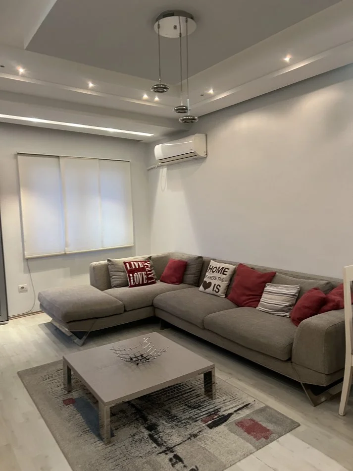 Tirane, jepet me qera apartament 2+1+Ballkon Kati 7, 100 m² 500 € (Astir te Eja Studio)