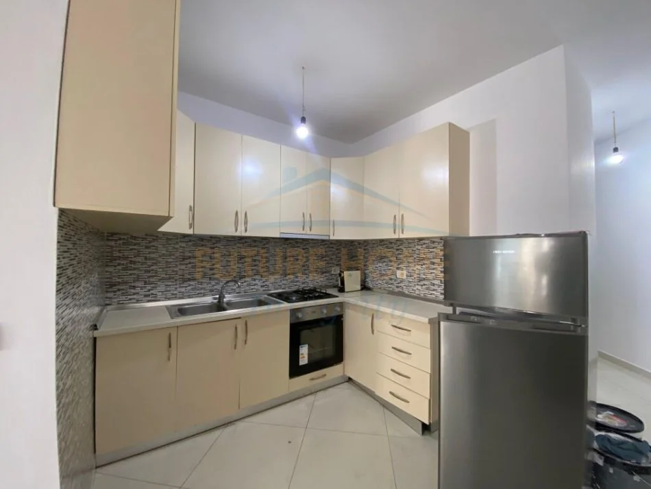 Tirane, shitet apartament 2+1+Ballkon Kati 6, 113 m² 210.000 € (Tregu Elektrik)
