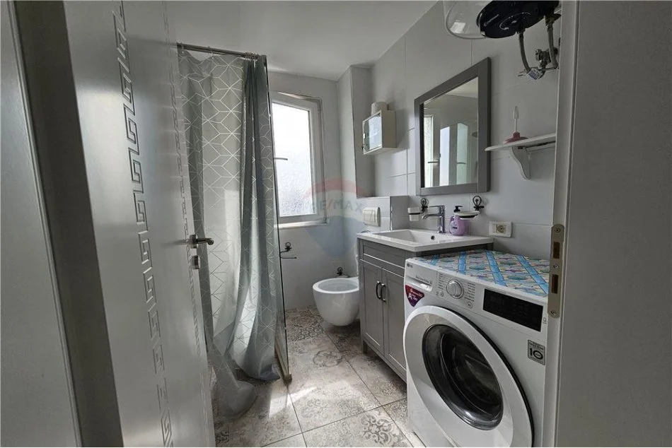 Tirane, shitet apartament Kati 3, 73 m² 180.000 € 