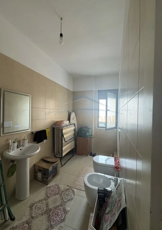 Tirane, jepet me qera apartament 2+1 Kati 7, 83 m² 600 € 
