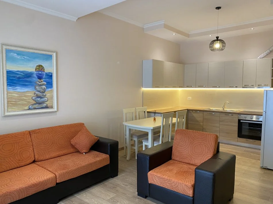 Tirane, jepet me qera apartament 2+1+Ballkon Kati 2, 110 m² 600 € (Ish nisharaku)