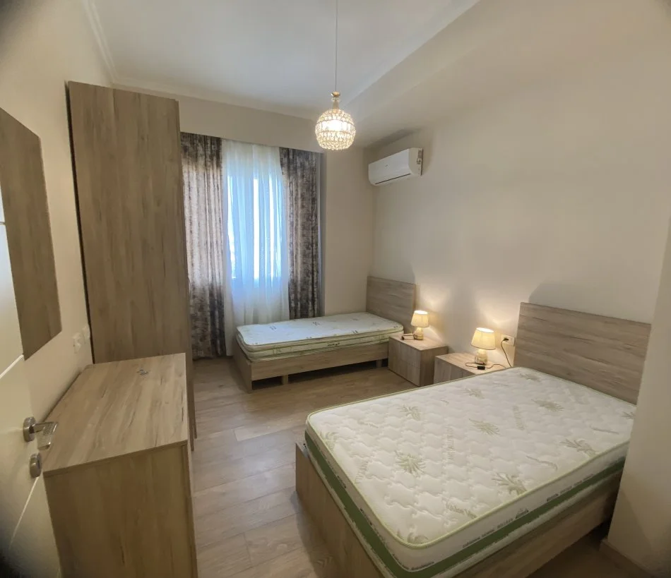 Tirane, jepet me qera apartament 2+1+Ballkon Kati 2, 110 m² 600 € (Ish nisharaku)