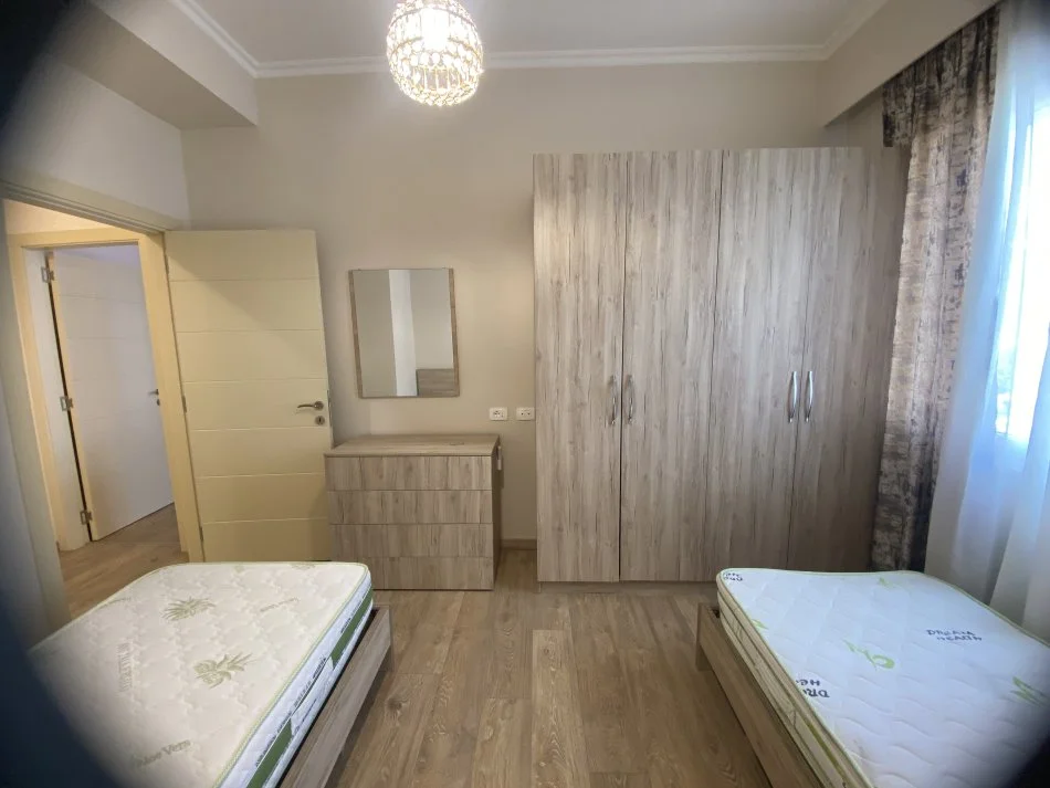 Tirane, jepet me qera apartament 2+1+Ballkon Kati 2, 110 m² 600 € (Ish nisharaku)