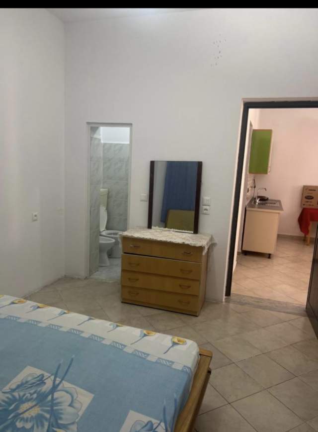 Tirane, jepet me qera shtepi 1+1 Kati 0, 60m² 20000 lek (Shaban duka)