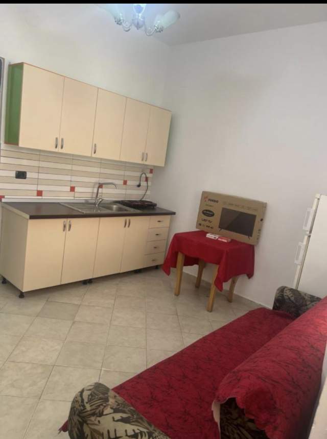 Tirane, jepet me qera shtepi 1+1 Kati 0, 60m² 20000 lek (Shaban duka)