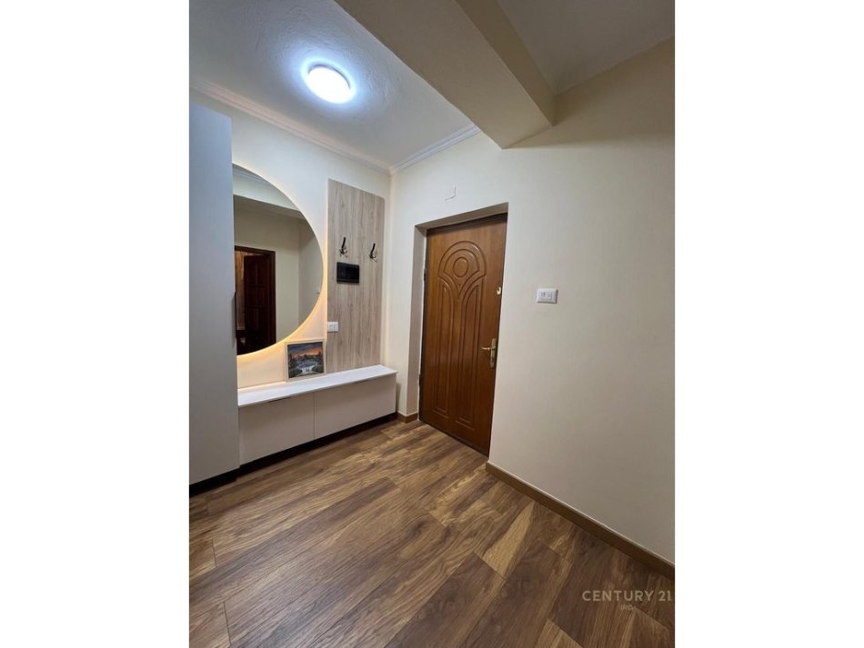 Tirane, jepet me qera apartament 1+1 Kati 2, 60 m² 550 € 
