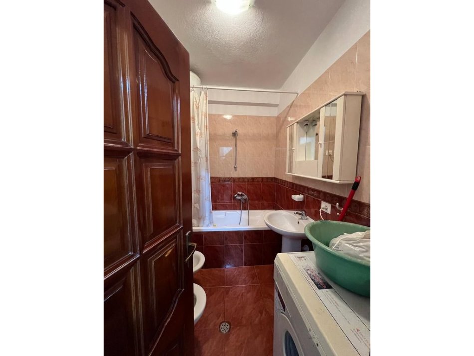 Tirane, jepet me qera apartament 1+1 Kati 2, 60 m² 550 € 