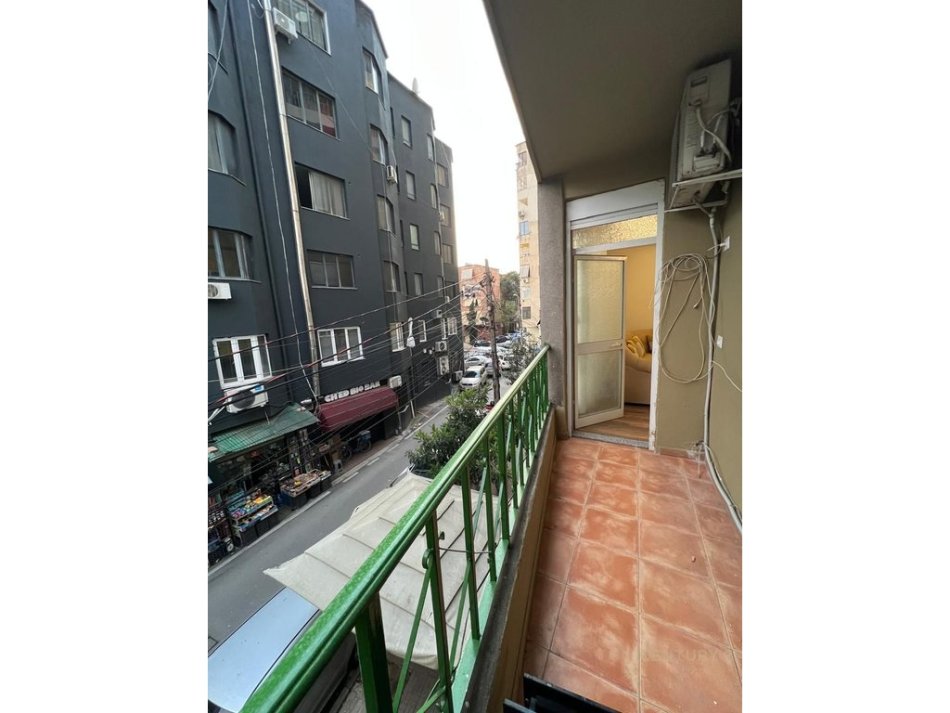 Tirane, jepet me qera apartament 1+1 Kati 2, 60 m² 550 € 