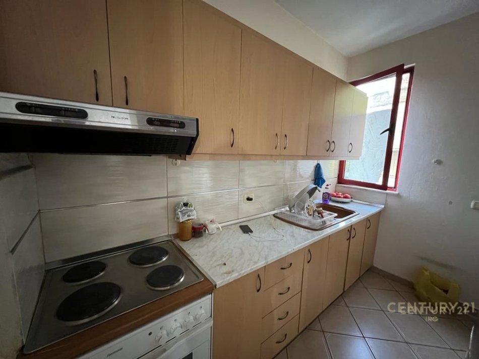 Tirane, jepet me qera apartament 1+1 Kati 2, 60 m² 430 € 