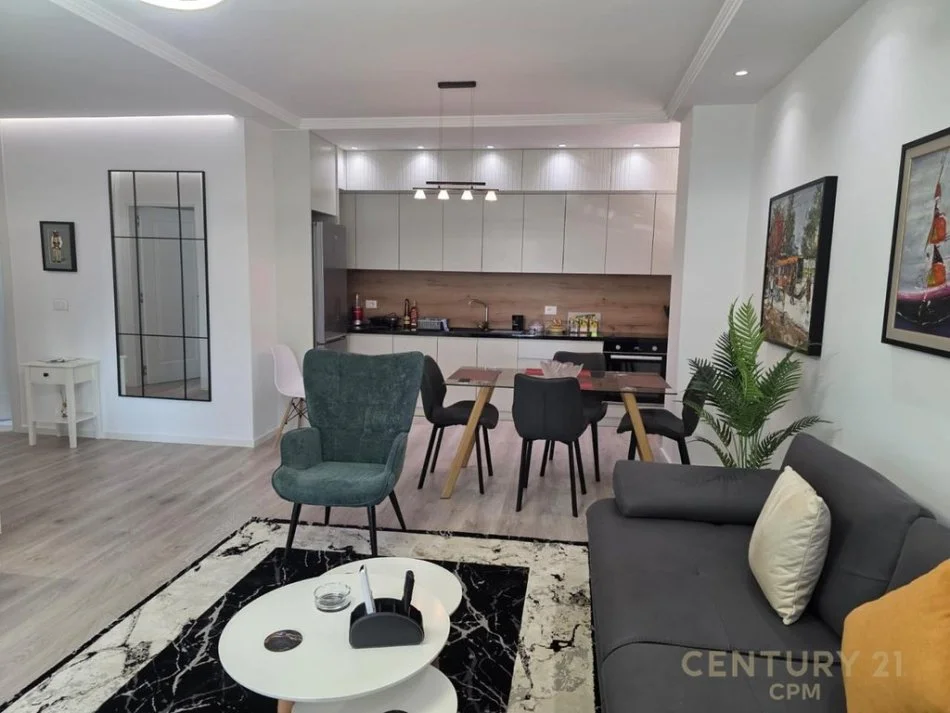 Tirane, jepet me qera apartament 1+1+Ballkon Kati 5, 80 m² 1.500 € 