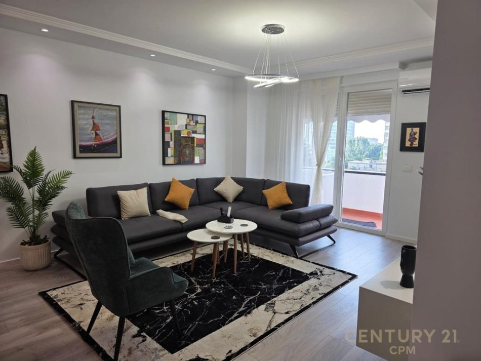 Tirane, jepet me qera apartament 1+1+Ballkon Kati 5, 80 m² 1.500 € 