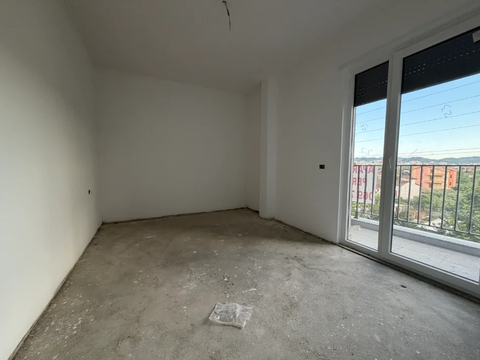 Tirane, shitet apartament 1+1+Ballkon , 70 m² 87.000 € (Paskuqan)
