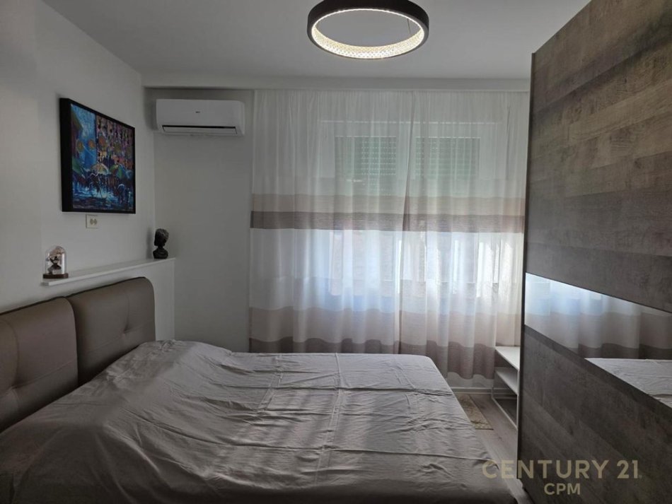 Tirane, jepet me qera apartament 1+1+Ballkon Kati 5, 80 m² 1.500 € 