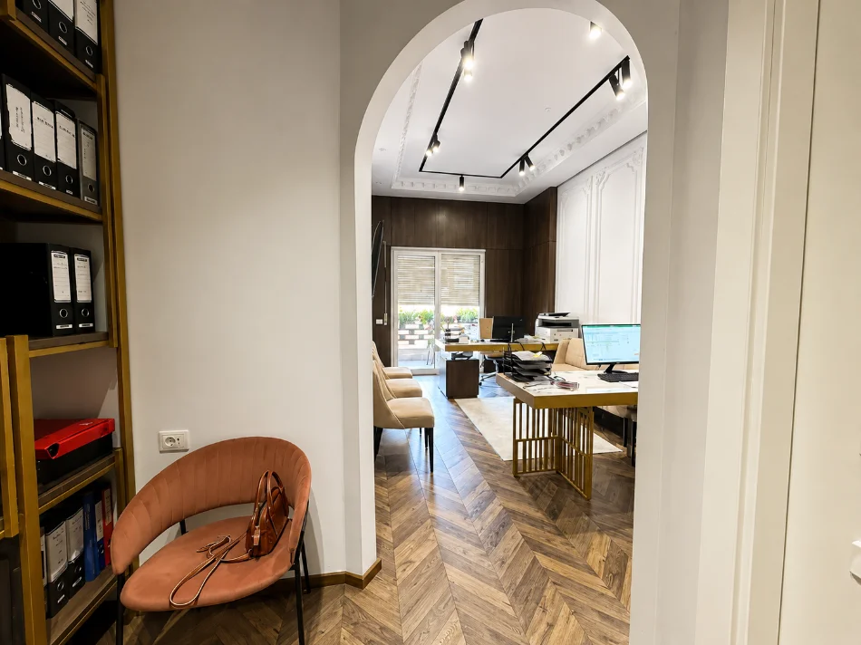 Tirane, jepet me qera zyre , 55 m² 650 € (Prane Amerikan 3)