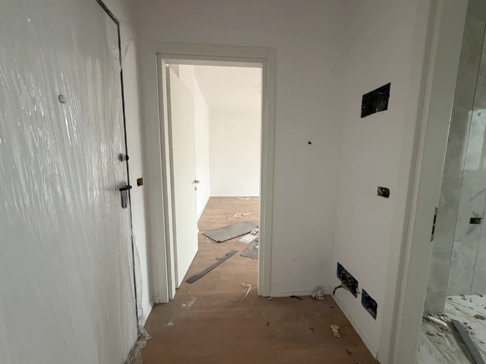 Tirane, shitet apartament 1+1+Ballkon , 68 m² 85.000 € (Paskuqan)