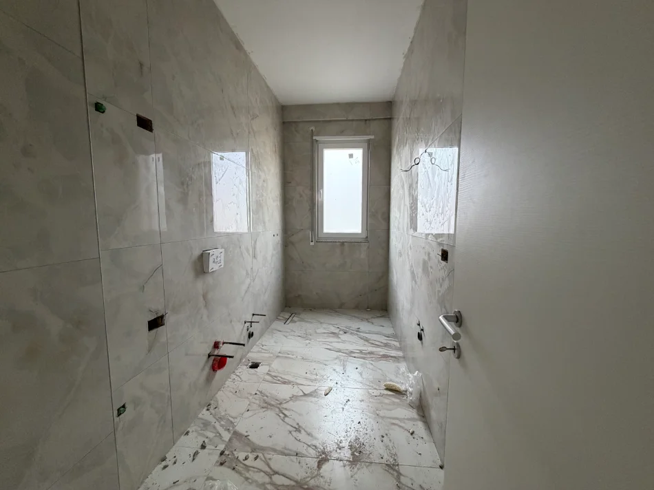 Tirane, shitet apartament 1+1+Ballkon , 68 m² 85.000 € (Paskuqan)