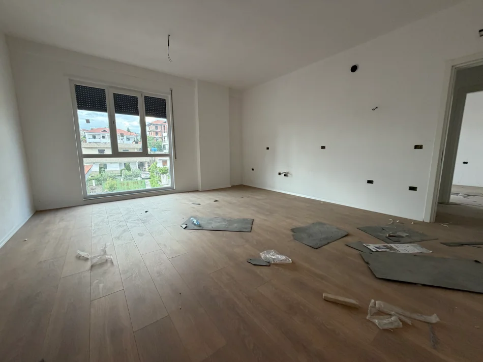 Tirane, shitet apartament 1+1+Ballkon , 68 m² 85.000 € (Paskuqan)