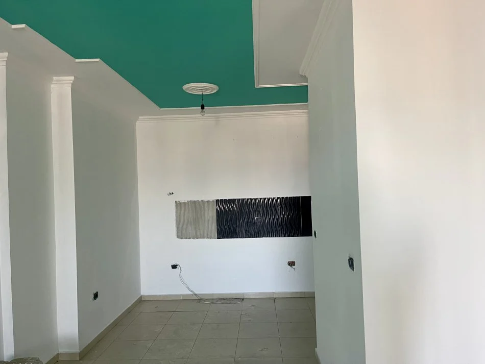 Durres, Shitet Apartament 1+1, Pran Stadiumit Niko Dovana