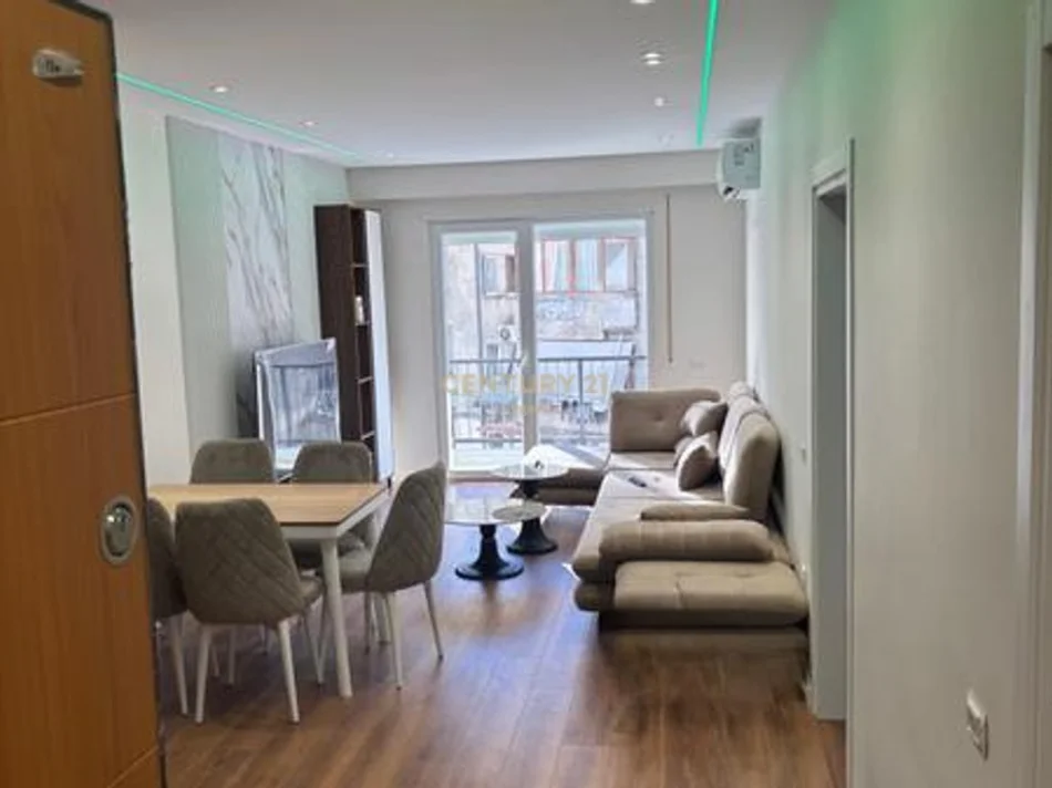 Tirane, jepet me qera apartament 1+1 Kati 2, 75 m² 650 € (Shkolla Niket Dardani)