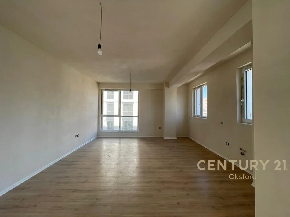 Tirane, shitet apartament 3+1+Ballkon Kati 3, 135 m² 435.000 € 