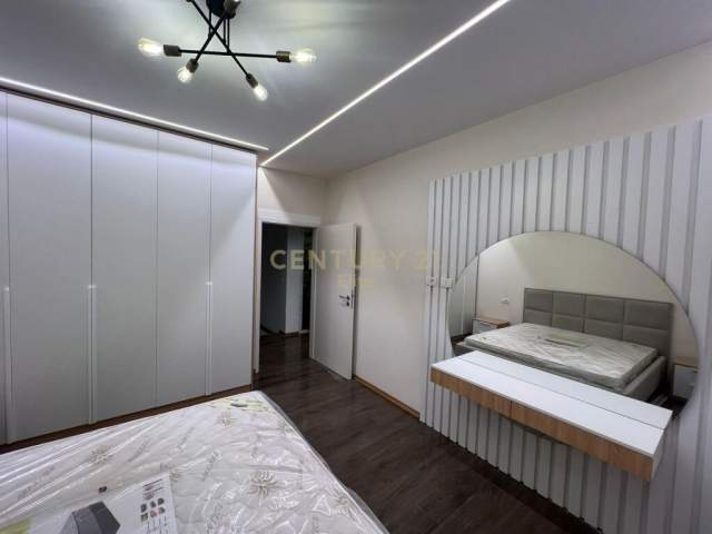 Tirane, jepet me qera apartament Dublex Kati 5, 99 m² 830 Euro (Qender, xhamia)