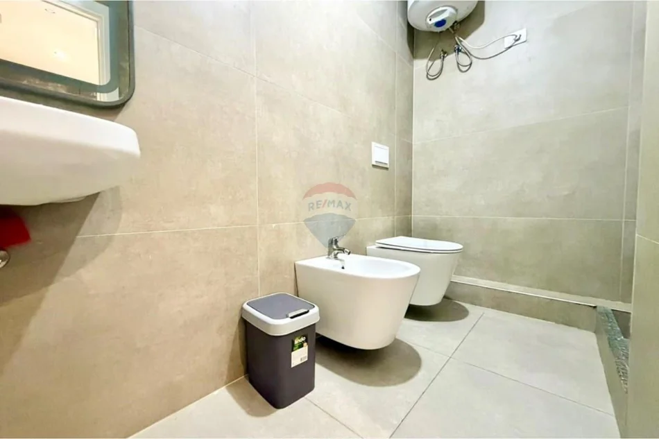 Tirane, shitet apartament 1+1+Ballkon , 85 m² 165.000 € (Kodra e Diellit 2)