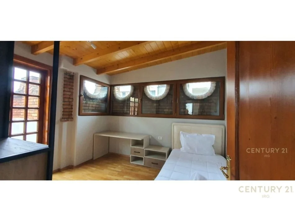 Tirane, shes apartament 3+1+Aneks+Ballkon Kati 6, 199 m² 550.000 € (Piaca)