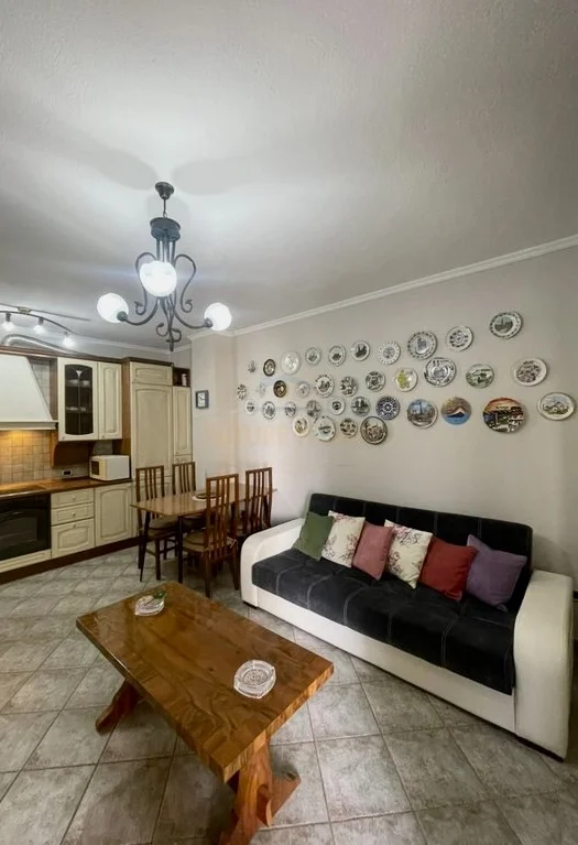 Tirane, jepet me qera apartament 2+1 Kati 4, 78 m² 700 € 