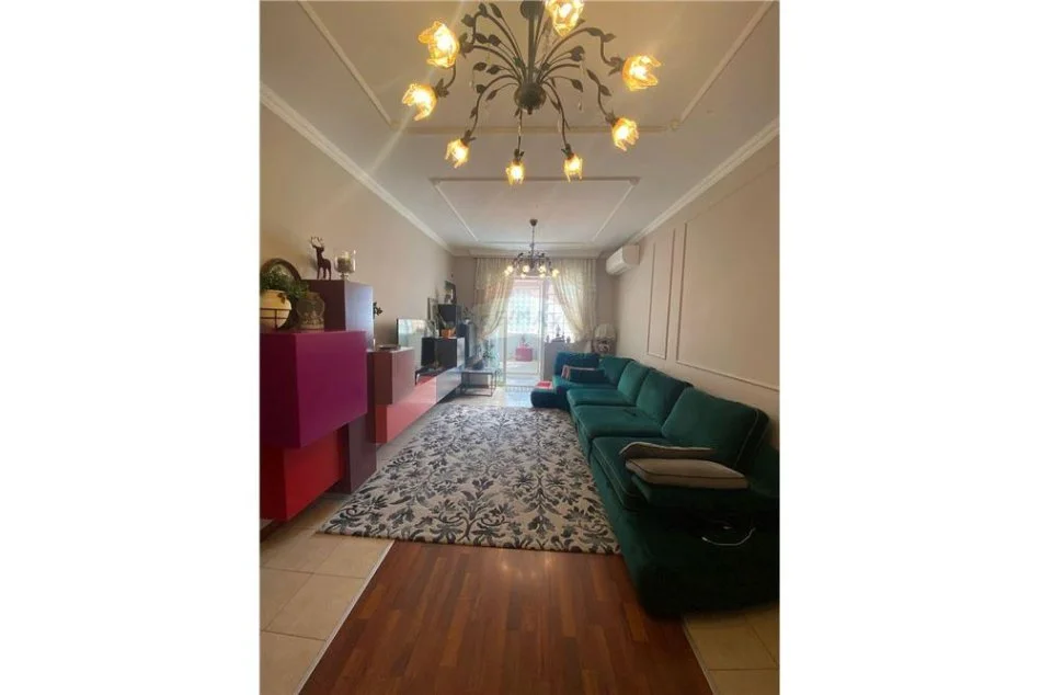 Tirane, jepet me qera apartament Kati 6, 140 m² 700 € 