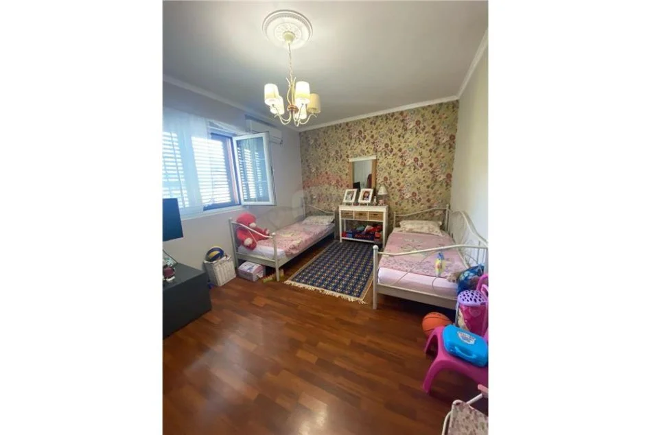 Tirane, jepet me qera apartament Kati 6, 140 m² 700 € 